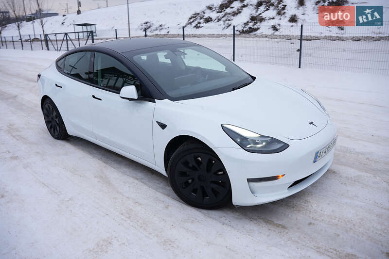 Седан Tesla Model 3 2020 в Києві