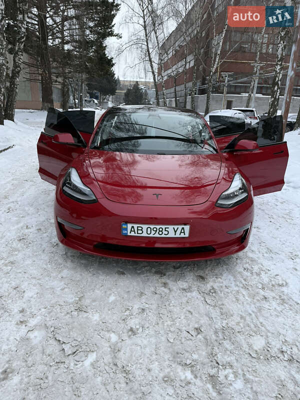 Седан Tesla Model 3 2020 в Вінниці