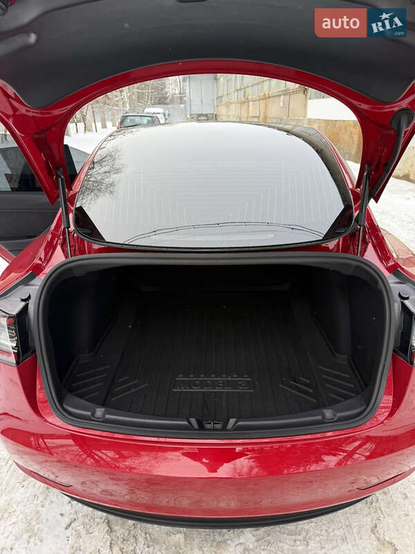 Седан Tesla Model 3 2020 в Вінниці