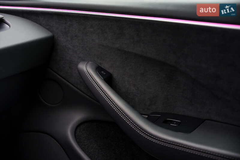 Седан Tesla Model 3 2025 в Києві фото 38 Седан Tesla Model 3 2025 в Києві