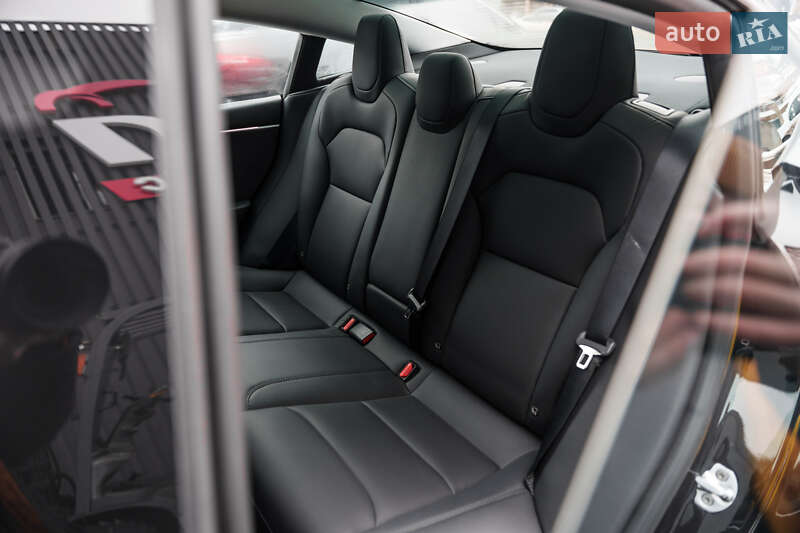 Седан Tesla Model 3 2025 в Києві фото 52 Седан Tesla Model 3 2025 в Києві