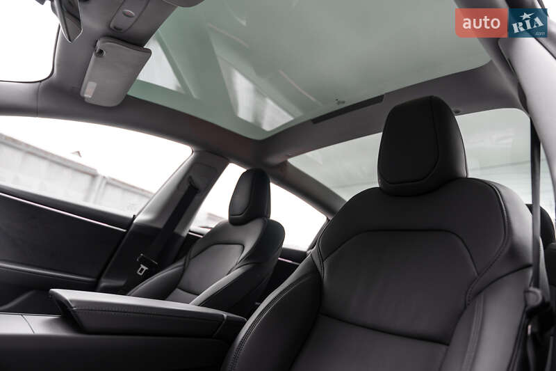 Седан Tesla Model 3 2025 в Києві фото 54 Седан Tesla Model 3 2025 в Києві