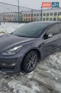 Седан Tesla Model 3 2022 в Львове