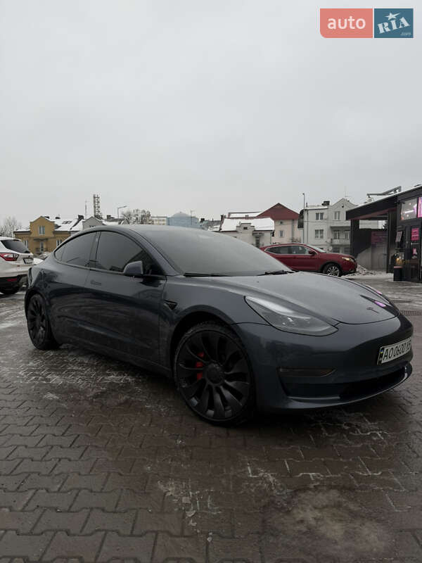 Седан Tesla Model 3 2023 в Львове