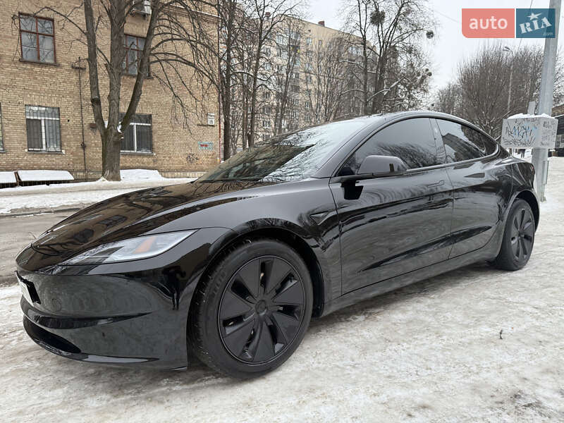 Седан Tesla Model 3 2024 в Києві