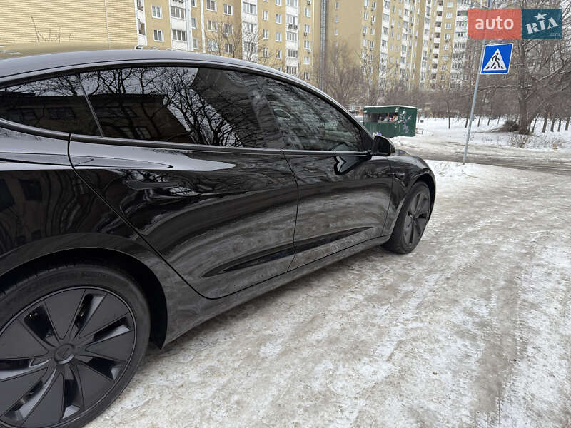 Седан Tesla Model 3 2024 в Києві