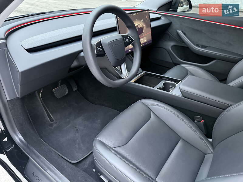 Седан Tesla Model 3 2024 в Києві