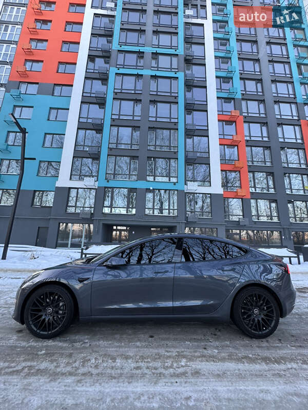 Седан Tesla Model 3 2022 в Чернігові