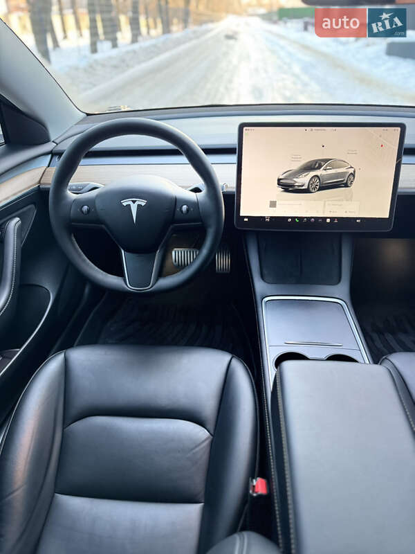Седан Tesla Model 3 2022 в Чернігові