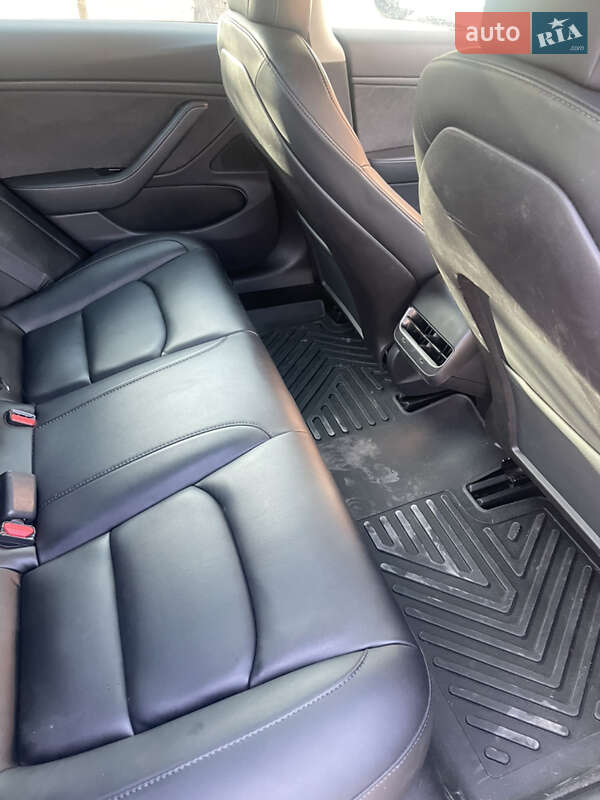 Седан Tesla Model 3 2019 в Запоріжжі