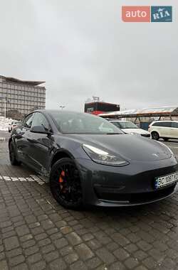 Седан Tesla Model 3 2022 в Львове