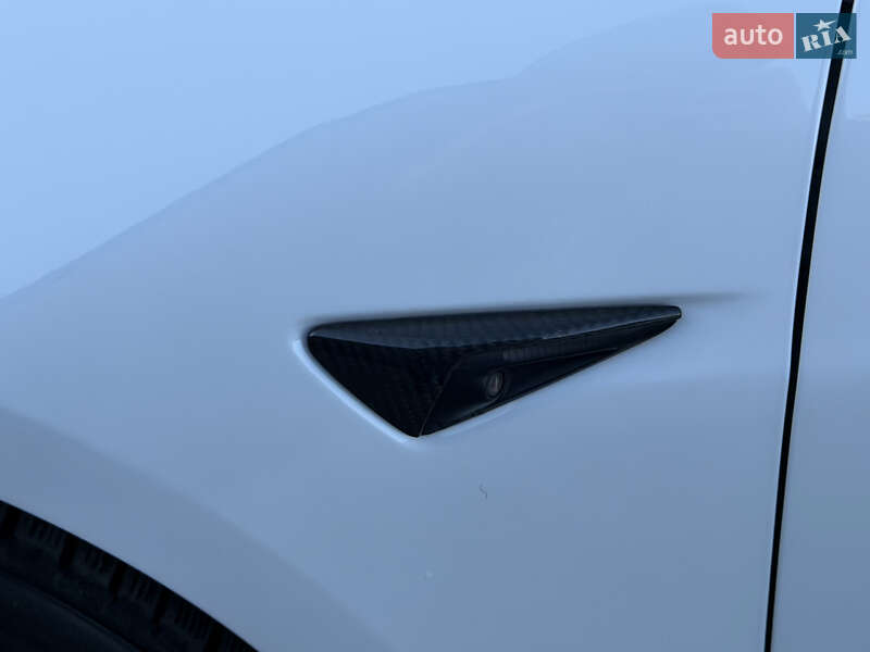 Седан Tesla Model 3 2019 в Ровно