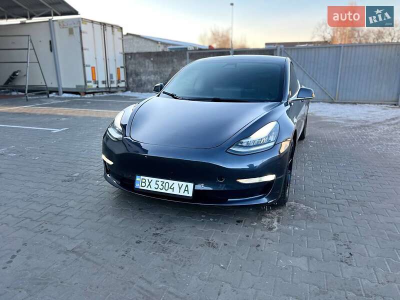 Седан Tesla Model 3 2019 в Луцьку