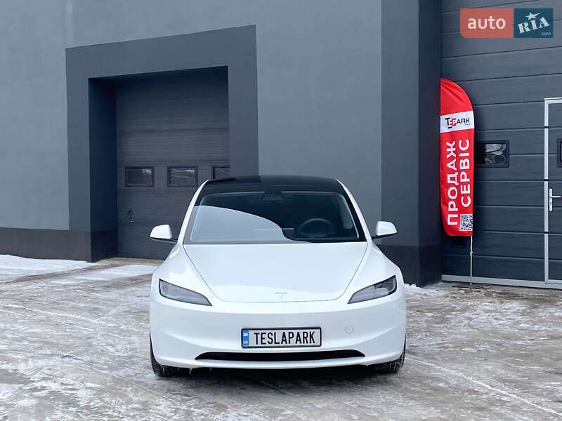 Седан Tesla Model 3 2025 в Києві