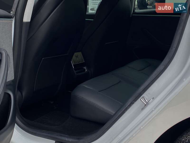 Седан Tesla Model 3 2025 в Києві