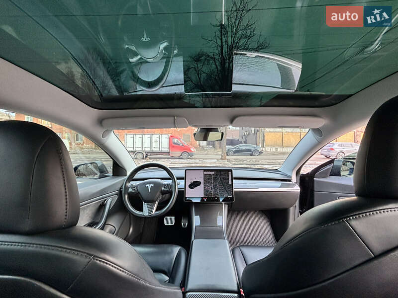 Седан Tesla Model 3 2018 в Кривому Розі