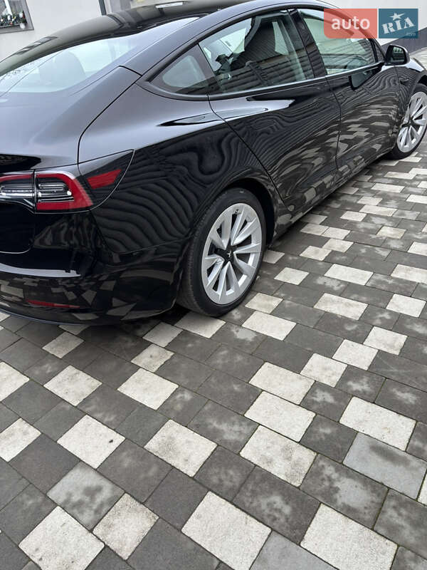 Седан Tesla Model 3 2021 в Ивано-Франковске
