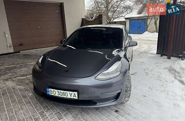 Седан Tesla Model 3 2019 в Староконстантинове
