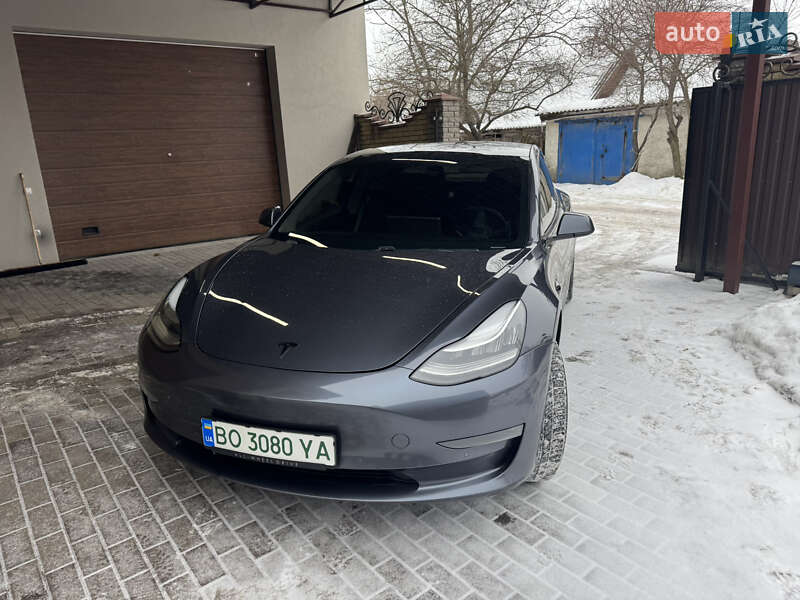 Седан Tesla Model 3 2019 в Староконстантинове