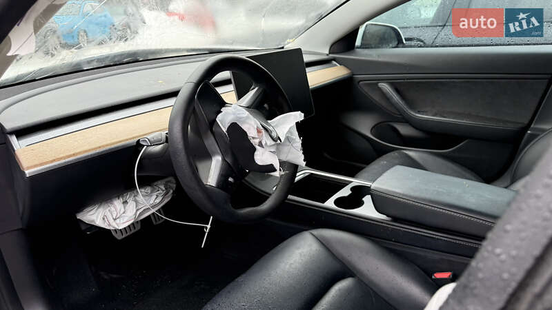 Седан Tesla Model 3 2021 в Львові