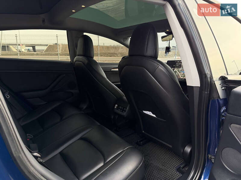 Седан Tesla Model 3 2021 в Дніпрі