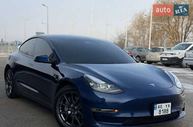 Седан Tesla Model 3 2021 в Днепре