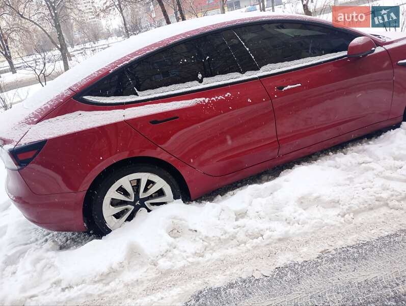 Седан Tesla Model 3 2020 в Києві