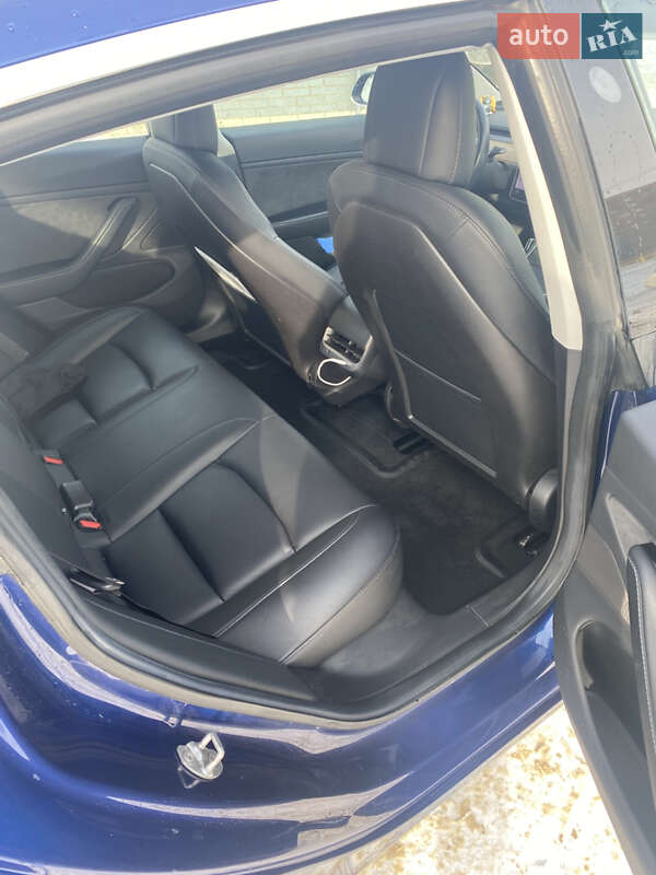 Седан Tesla Model 3 2018 в Харкові