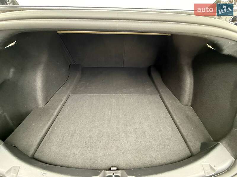 Седан Tesla Model 3 2018 в Коломиї