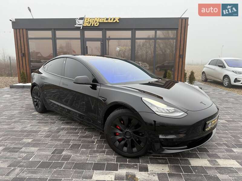 Седан Tesla Model 3 2018 в Коломиї