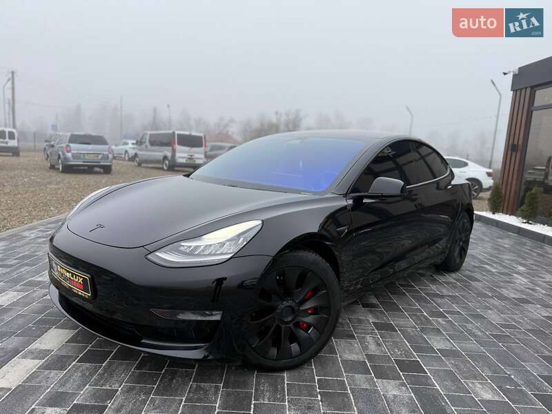 Седан Tesla Model 3 2018 в Коломиї