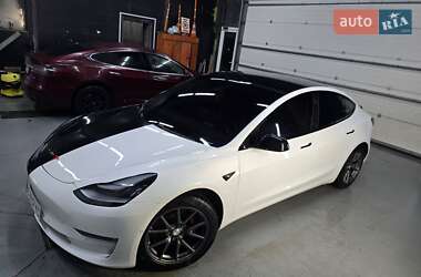 Седан Tesla Model 3 2018 в Львове