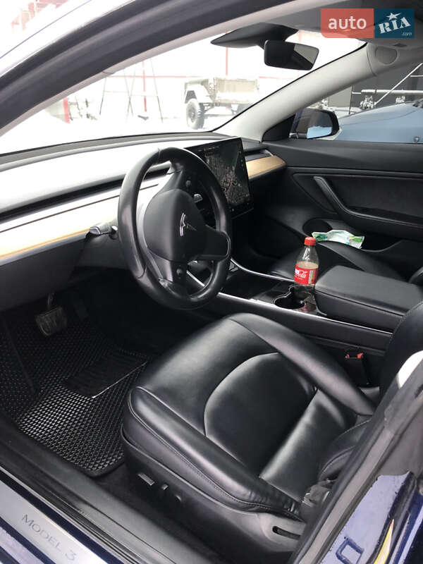Седан Tesla Model 3 2018 в Дніпрі