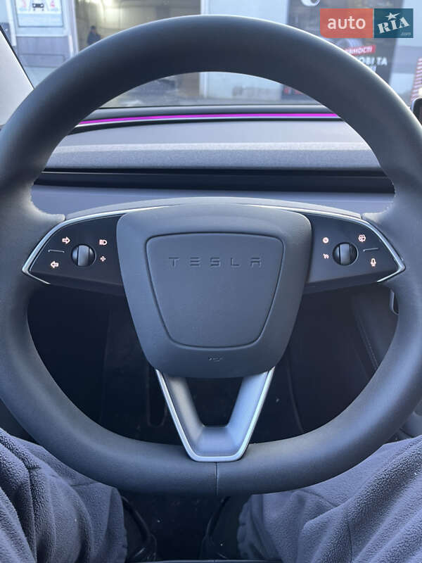 Седан Tesla Model 3 2024 в Виннице