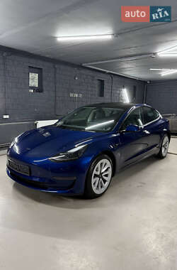 Седан Tesla Model 3 2023 в Киеве