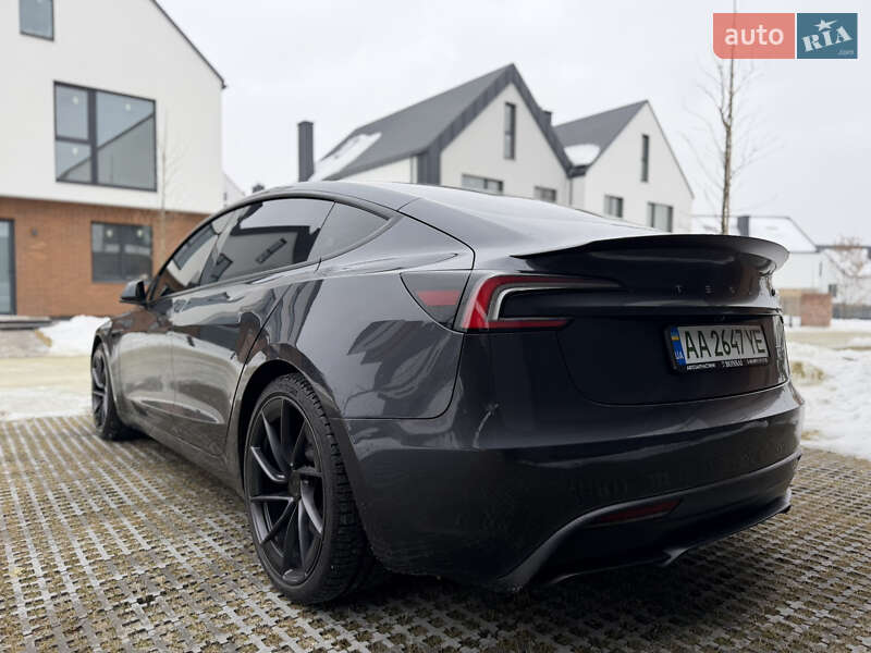 Седан Tesla Model 3 2024 в Львове