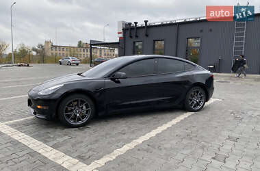 Седан Tesla Model 3 2020 в Кривом Роге