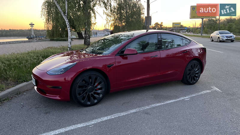 Седан Tesla Model 3 2022 в Запоріжжі