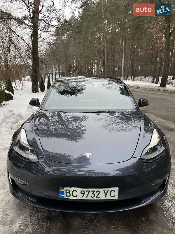 Седан Tesla Model 3 2023 в Львові
