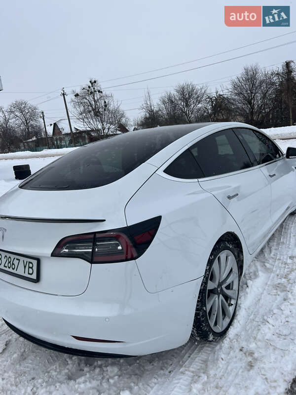 Седан Tesla Model 3 2020 в Калиновке