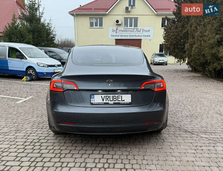 Седан Tesla Model 3 2019 в Киеве