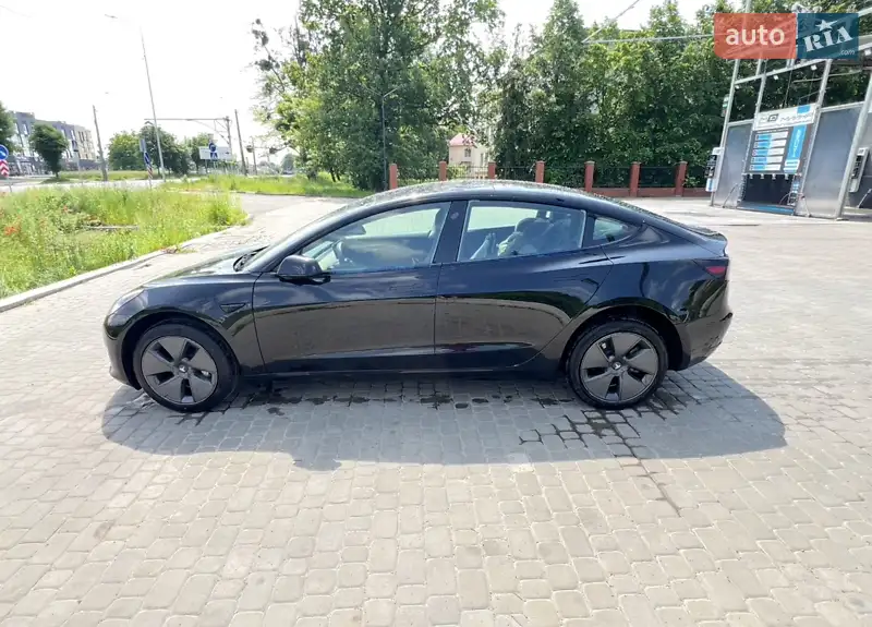 Tesla Model 3 2022
