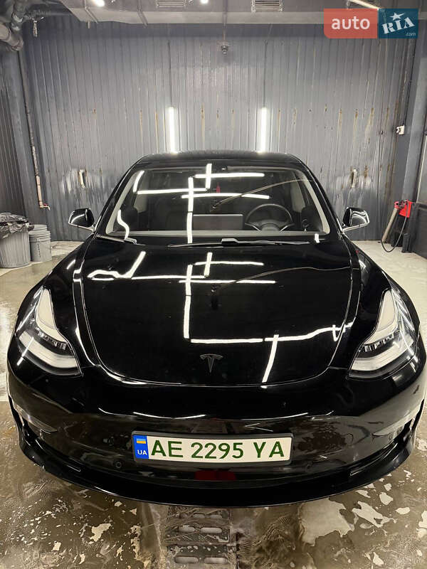 Седан Tesla Model 3 2019 в Дніпрі