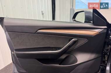 Седан Tesla Model 3 2021 в Львове