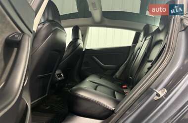 Седан Tesla Model 3 2021 в Львове