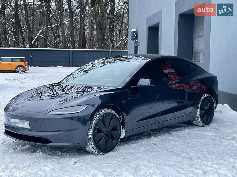 Седан Tesla Model 3 2025 в Киеве фото 3 Седан Tesla Model 3 2025 в Киеве