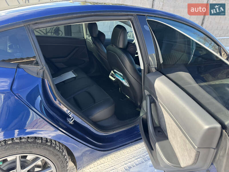 Седан Tesla Model 3 2021 в Одессе