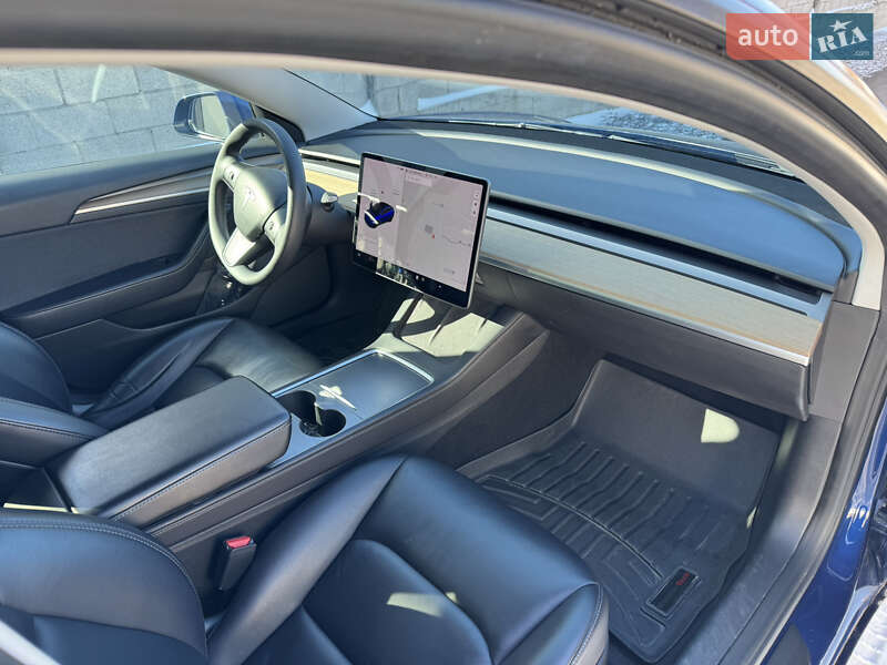 Седан Tesla Model 3 2021 в Одессе