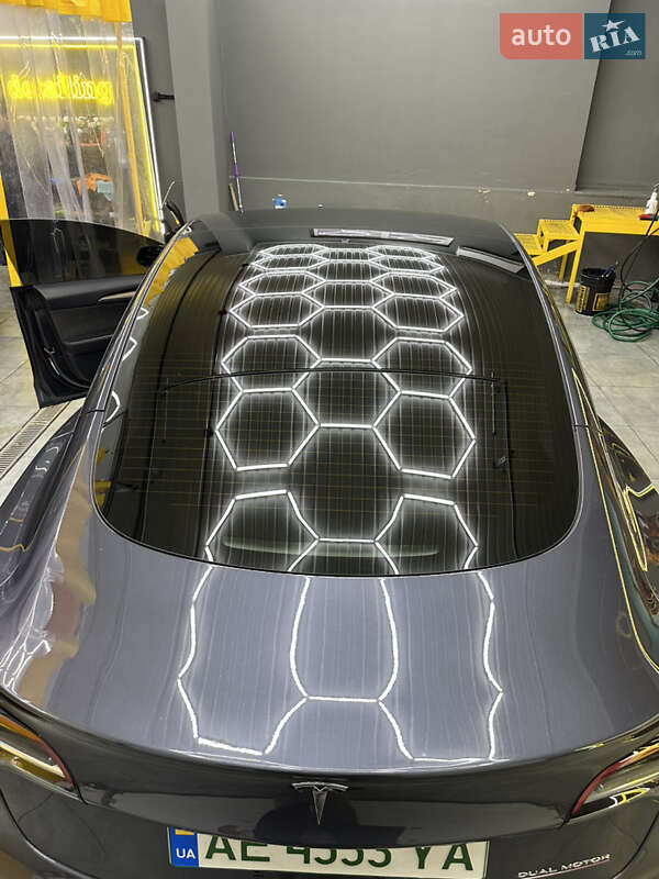 Седан Tesla Model 3 2023 в Днепре