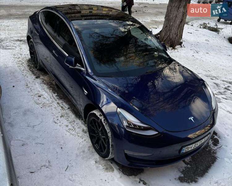 Седан Tesla Model 3 2019 в Одесі